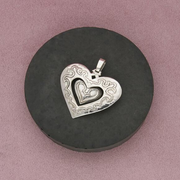 Sterling Jewelry - jeep collins sterling silver hammered scrolled heart dangle pendant